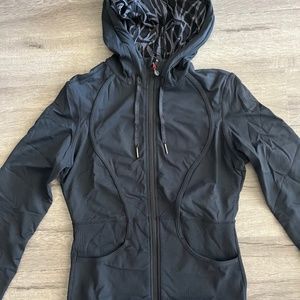 RARE Gently Used Lululemon Black Jacket Size 6 Unique Black Pattern Inside